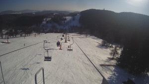 Snow park Paprsek - Lanovka - pohled dolů - 2.3.2023 v 15:23