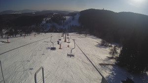 Snow park Paprsek - Lanovka - pohled dolů - 2.3.2023 v 15:28