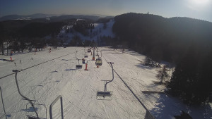 Snow park Paprsek - Lanovka - pohled dolů - 2.3.2023 v 15:33