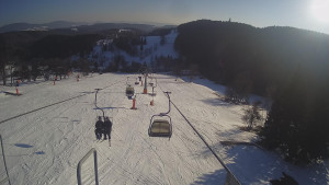 Snow park Paprsek - Lanovka - pohled dolů - 2.3.2023 v 15:58