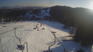 Snow park Paprsek - Lanovka - pohled dolů - 2.3.2023 v 16:18