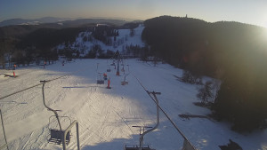 Snow park Paprsek - Lanovka - pohled dolů - 2.3.2023 v 16:33