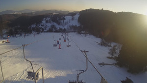 Snow park Paprsek - Lanovka - pohled dolů - 2.3.2023 v 16:38