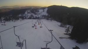 Snow park Paprsek - Lanovka - pohled dolů - 2.3.2023 v 16:58