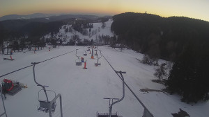 Snow park Paprsek - Lanovka - pohled dolů - 2.3.2023 v 17:28