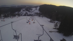 Snow park Paprsek - Lanovka - pohled dolů - 2.3.2023 v 17:48