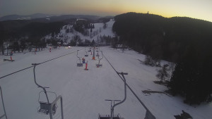 Snow park Paprsek - Lanovka - pohled dolů - 2.3.2023 v 17:53
