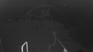 Snow park Paprsek - Lanovka - pohled dolů - 2.3.2023 v 20:58