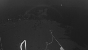 Snow park Paprsek - Lanovka - pohled dolů - 2.3.2023 v 21:18