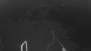 Snow park Paprsek - Lanovka - pohled dolů - 2.3.2023 v 22:28