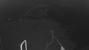 Snow park Paprsek - Lanovka - pohled dolů - 2.3.2023 v 22:53