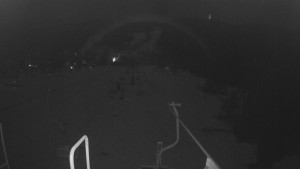 Snow park Paprsek - Lanovka - pohled dolů - 2.3.2023 v 23:08