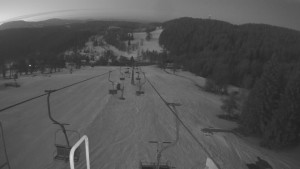 Snow park Paprsek - Lanovka - pohled dolů - 3.3.2023 v 05:53