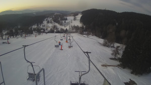 Snow park Paprsek - Lanovka - pohled dolů - 3.3.2023 v 06:18