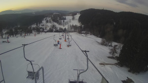 Snow park Paprsek - Lanovka - pohled dolů - 3.3.2023 v 06:23