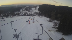Snow park Paprsek - Lanovka - pohled dolů - 3.3.2023 v 06:43