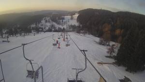 Snow park Paprsek - Lanovka - pohled dolů - 3.3.2023 v 07:03