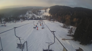 Snow park Paprsek - Lanovka - pohled dolů - 3.3.2023 v 07:08