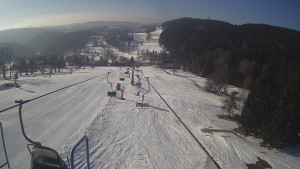 Snow park Paprsek - Lanovka - pohled dolů - 3.3.2023 v 08:33