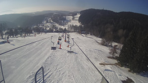 Snow park Paprsek - Lanovka - pohled dolů - 3.3.2023 v 08:53