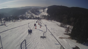 Snow park Paprsek - Lanovka - pohled dolů - 3.3.2023 v 09:23