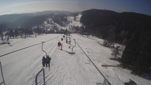Snow park Paprsek - Lanovka - pohled dolů - 3.3.2023 v 09:33