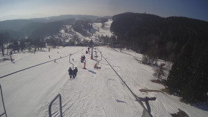Snow park Paprsek - Lanovka - pohled dolů - 3.3.2023 v 09:53