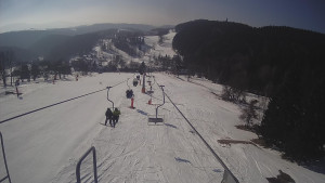 Snow park Paprsek - Lanovka - pohled dolů - 3.3.2023 v 10:03