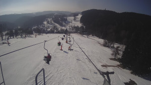 Snow park Paprsek - Lanovka - pohled dolů - 3.3.2023 v 10:08