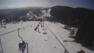 Snow park Paprsek - Lanovka - pohled dolů - 3.3.2023 v 10:48