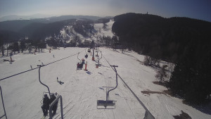 Snow park Paprsek - Lanovka - pohled dolů - 3.3.2023 v 10:53