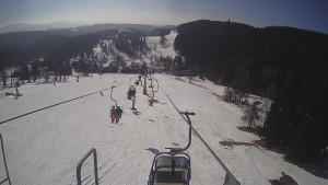 Snow park Paprsek - Lanovka - pohled dolů - 3.3.2023 v 11:08