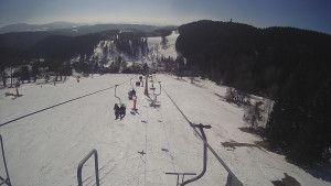 Snow park Paprsek - Lanovka - pohled dolů - 3.3.2023 v 11:48