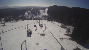 Snow park Paprsek - Lanovka - pohled dolů - 3.3.2023 v 11:53