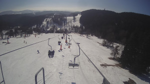 Snow park Paprsek - Lanovka - pohled dolů - 3.3.2023 v 12:08