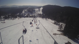 Snow park Paprsek - Lanovka - pohled dolů - 3.3.2023 v 12:18