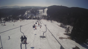 Snow park Paprsek - Lanovka - pohled dolů - 3.3.2023 v 12:28