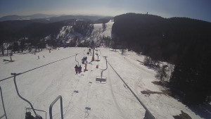 Snow park Paprsek - Lanovka - pohled dolů - 3.3.2023 v 13:03