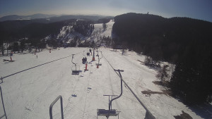Snow park Paprsek - Lanovka - pohled dolů - 3.3.2023 v 13:08