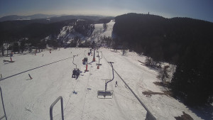 Snow park Paprsek - Lanovka - pohled dolů - 3.3.2023 v 13:13