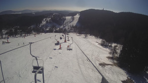 Snow park Paprsek - Lanovka - pohled dolů - 3.3.2023 v 13:43