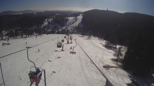 Snow park Paprsek - Lanovka - pohled dolů - 3.3.2023 v 14:03