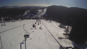 Snow park Paprsek - Lanovka - pohled dolů - 3.3.2023 v 14:08