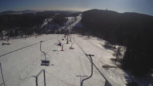Snow park Paprsek - Lanovka - pohled dolů - 3.3.2023 v 14:23