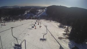 Snow park Paprsek - Lanovka - pohled dolů - 3.3.2023 v 14:48