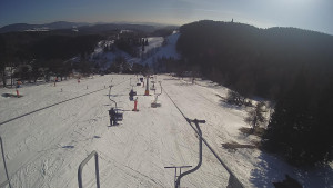 Snow park Paprsek - Lanovka - pohled dolů - 3.3.2023 v 15:08