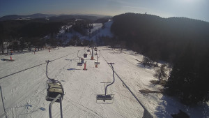 Snow park Paprsek - Lanovka - pohled dolů - 3.3.2023 v 15:13