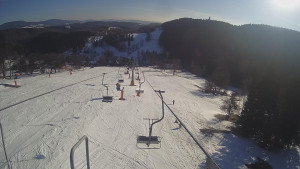 Snow park Paprsek - Lanovka - pohled dolů - 3.3.2023 v 15:38