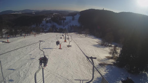 Snow park Paprsek - Lanovka - pohled dolů - 3.3.2023 v 15:48
