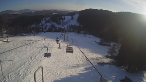 Snow park Paprsek - Lanovka - pohled dolů - 3.3.2023 v 16:28